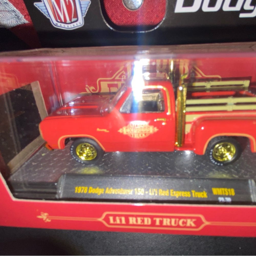 M2 CHASE Dodge little red express